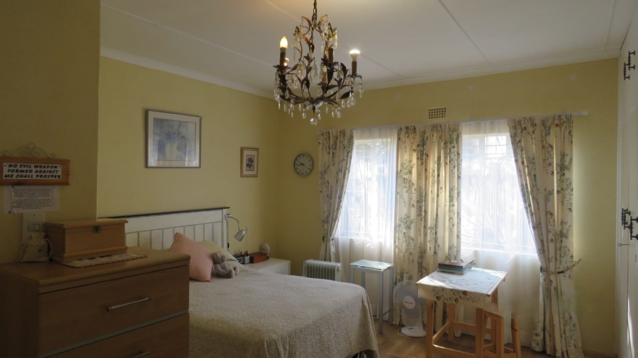 5 Bedroom Property for Sale in Uniondale Western Cape